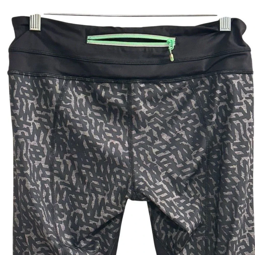 Lululemon Women's Black Inspire Crop Leggings Size 8 Running Yoga‎ Gym